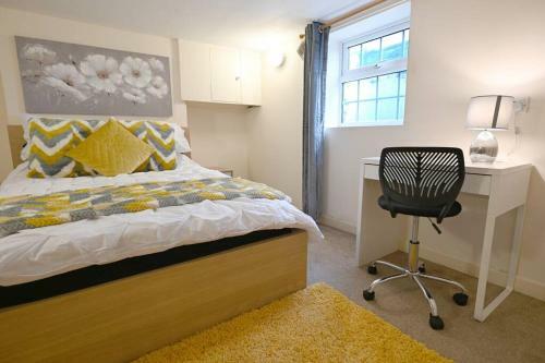 Four Bedroom House - Reading Town Centre