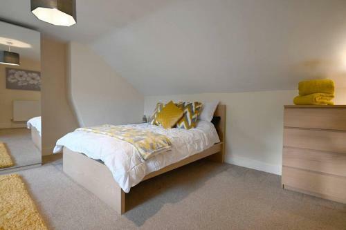 Four Bedroom House - Reading Town Centre