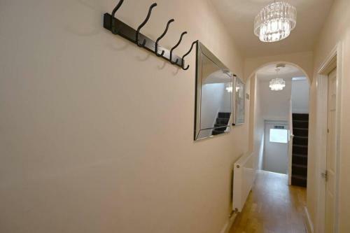 Four Bedroom House - Reading Town Centre
