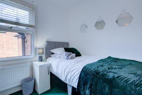 Modern Four Bed Home In Central Reading
