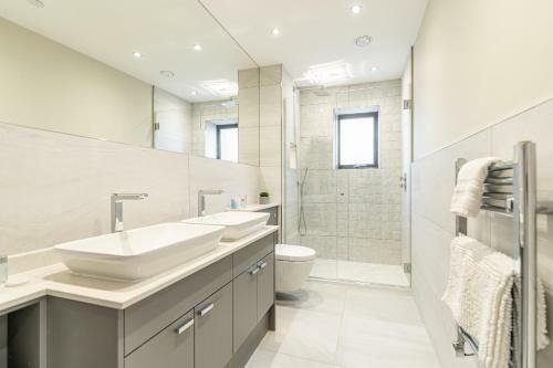 Bond House By Celador Apartments