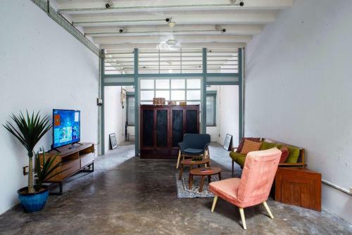 A Charming 1890s Heritage House At Kimberley Street
