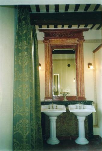 Bed & Breakfast Bize De La Tour