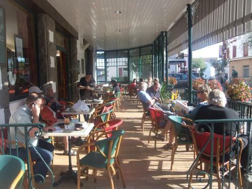 Hotel-caf� Du Trinquet
