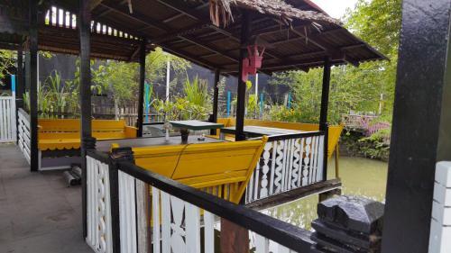 Hostal Mykampung Chalet