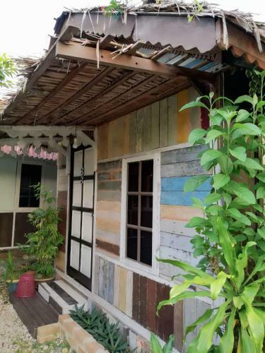 Hostal Mykampung Chalet