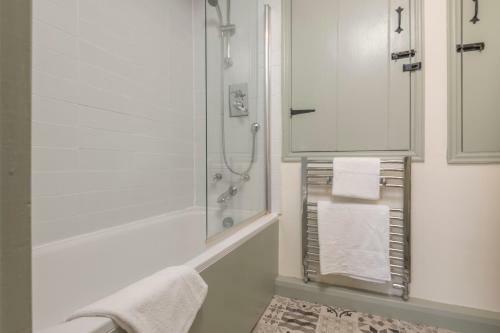 Hideaway Cottage - Central Richmond