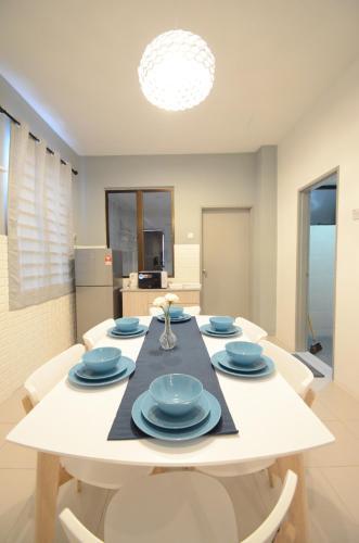 Decozy Homestay (14pax++)