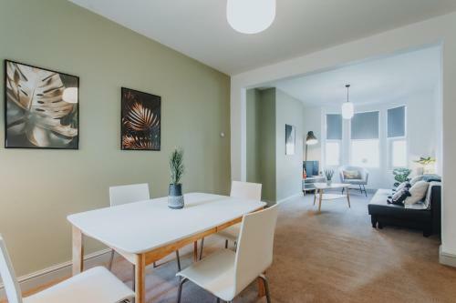 Villa Brand New Townhouse In Rugby