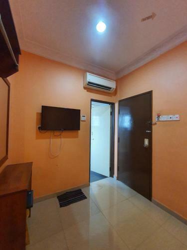 Highway Budget Hotel