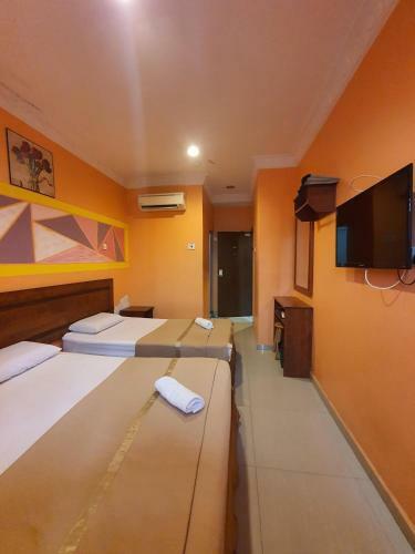 Highway Budget Hotel