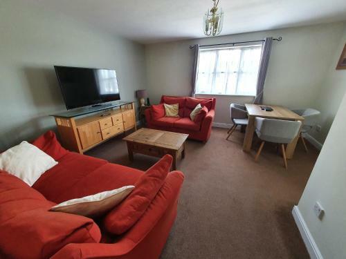 Entire 2 Bedroom Apartment