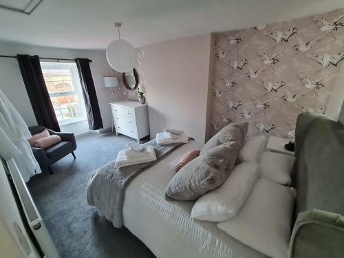 Old Post Office - Hot Tub, Real Fire, Cumbrian Lakes Coastal Cottage