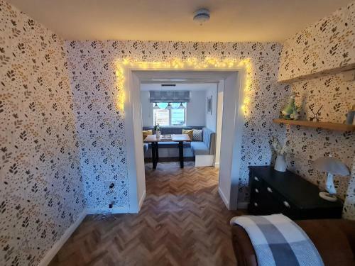 Old Post Office - Hot Tub, Real Fire, Cumbrian Lakes Coastal Cottage