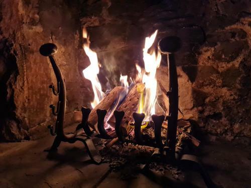 Old Post Office - Hot Tub, Real Fire, Cumbrian Lakes Coastal Cottage