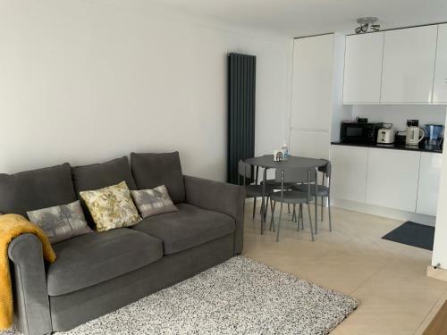 Entire Residential House St Albans