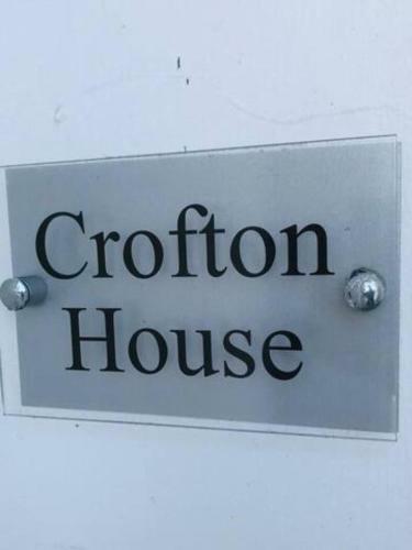 Crofton House Garden Apartment