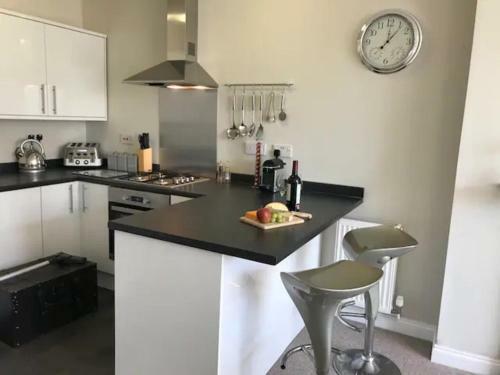 St Margarets Modern Georgian 2 Bedroom Apartment