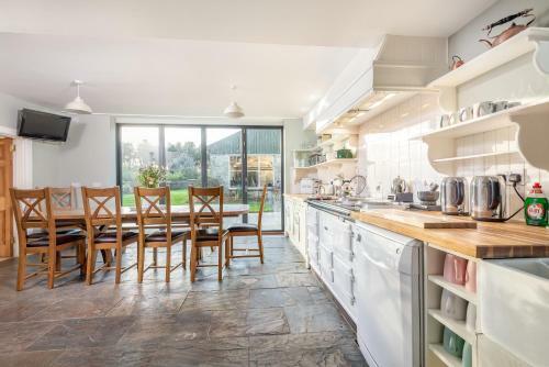 Easter Kincaple Farmhouse, Sleeps 16, St Andrews