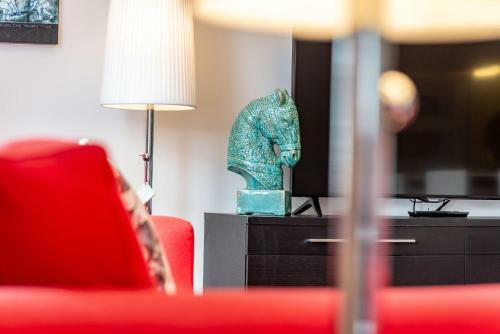 Kinness House, Luxury Apartment With Parking