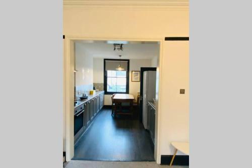 Beautiful First Floor Apartment In St Leonards