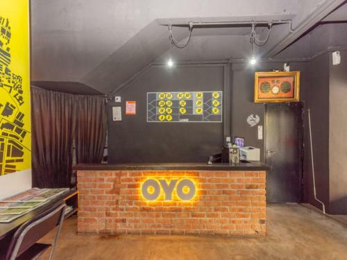 Oyo 44032 Zzz Hotel