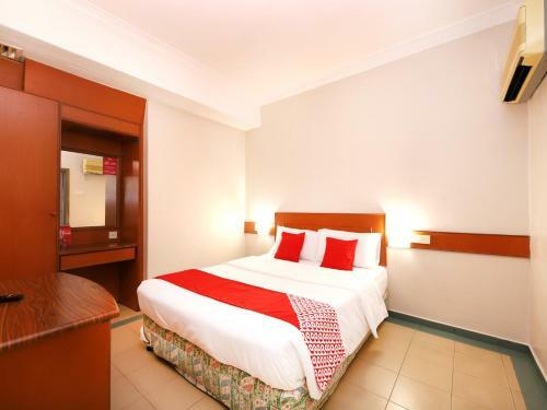 Oyo 764 Hotel Famous Inn