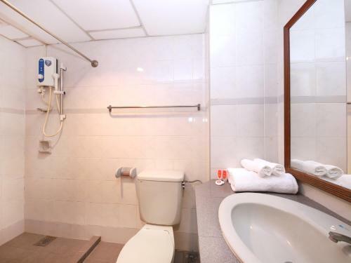 Oyo 764 Hotel Famous Inn