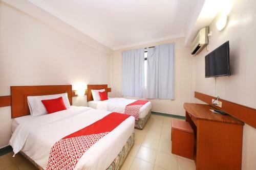 Oyo 764 Hotel Famous Inn