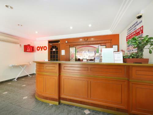 Oyo 764 Hotel Famous Inn