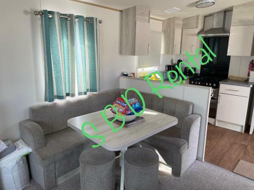 Summer Breeze Deluxe Caravan Rental