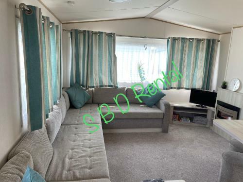 Summer Breeze Deluxe Caravan Rental