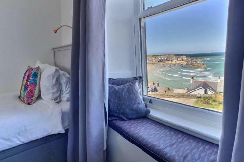 Waves End, St Ives, Hot Tub And Parking