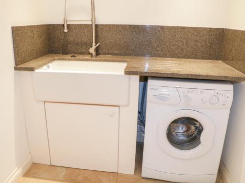 1 Orchard Cottages, Salcombe