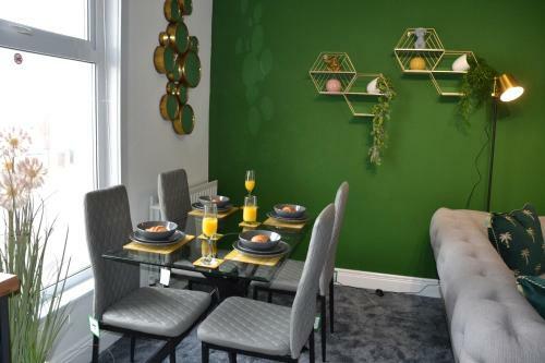 Oak Tree Boutique 2 Bed Apartment