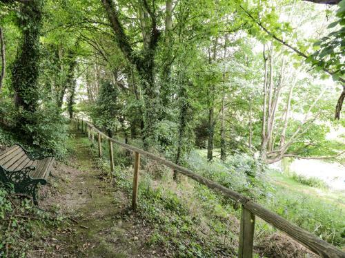 The River House Avon Valley Stonehenge