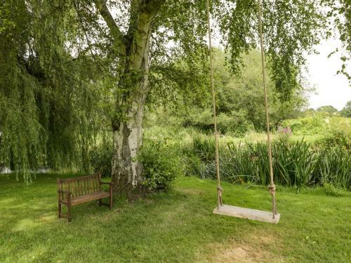 The River House Avon Valley Stonehenge