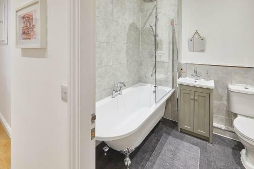 Apartamento Host & Stay - Licence To Chill