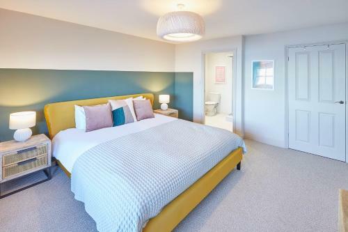 Host & Stay - 'salty' Seaview