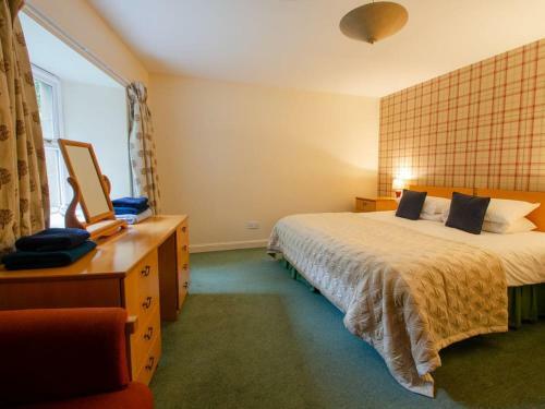 Waterside Cottage - Uk7171