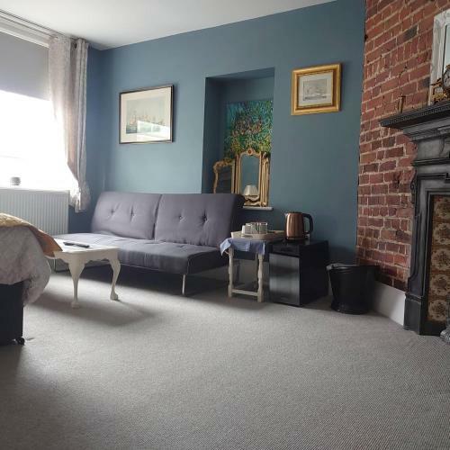 Hostal Number 37 Ash Village