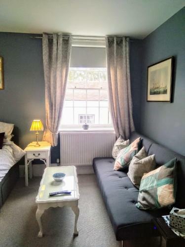 Hostal Number 37 Ash Village