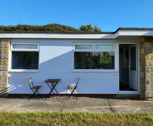 Chalet 57 Sandown Bay Holiday Centre