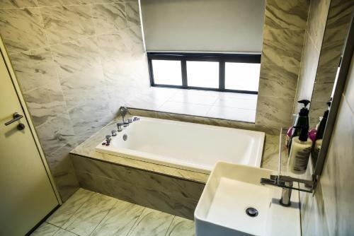 Botakcutehomestay@imperio Residence
