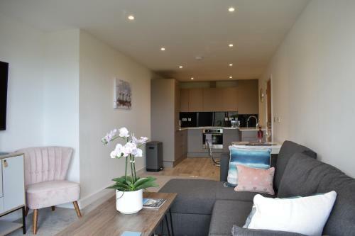Royal Cliff Luxury Apartments - Pier View