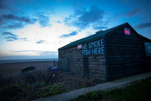Romantic Flint Cottage On The Suffolk Coast