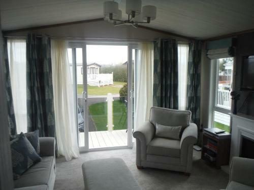 4 Berth Luxury Mini Lodge