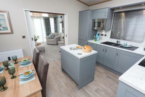 4 Berth Luxury Mini Lodge