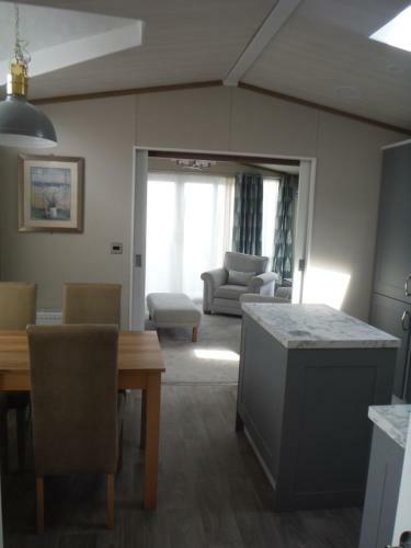 4 Berth Luxury Mini Lodge