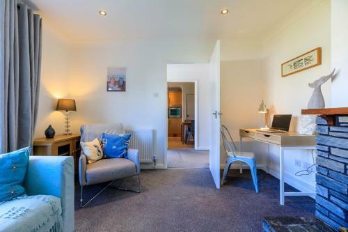 Brook Cottage 1.5 Miles From The Beach